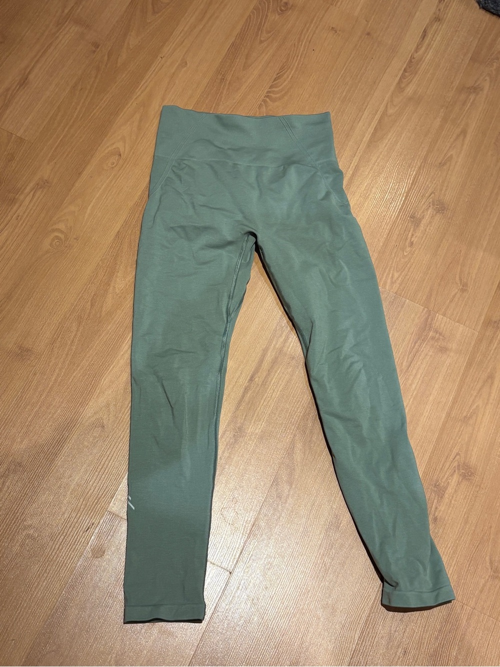 Oner Active women’s scrunch Sage Green Leggings